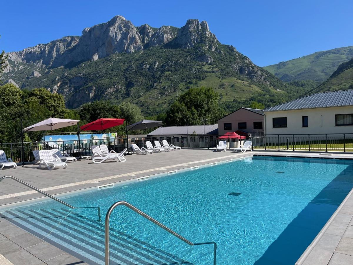 Complexe Des Oustalous Hotel Les Cabannes  Bagian luar foto